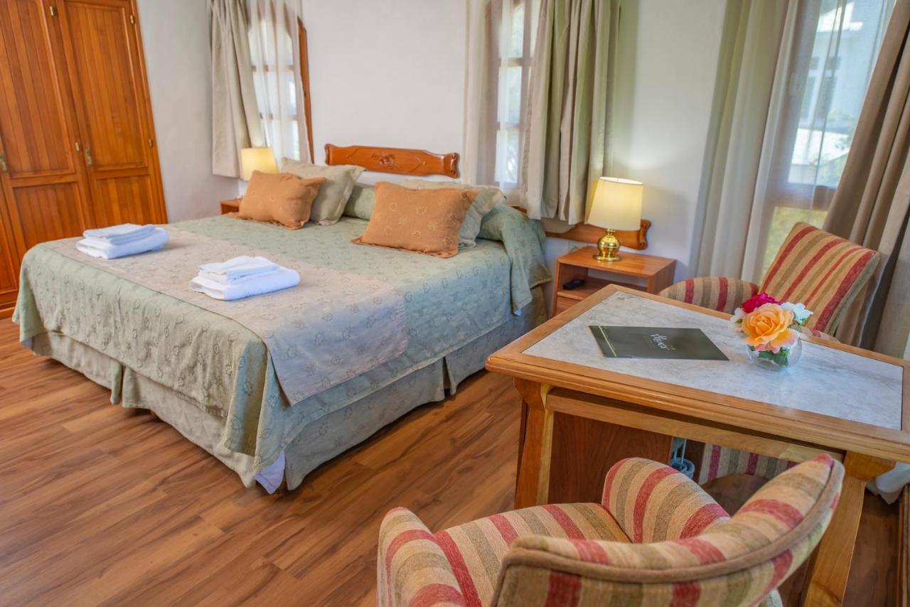 Hotel Y Cabanas Le Village Сан-Мартин-де-лос-Андес Экстерьер фото