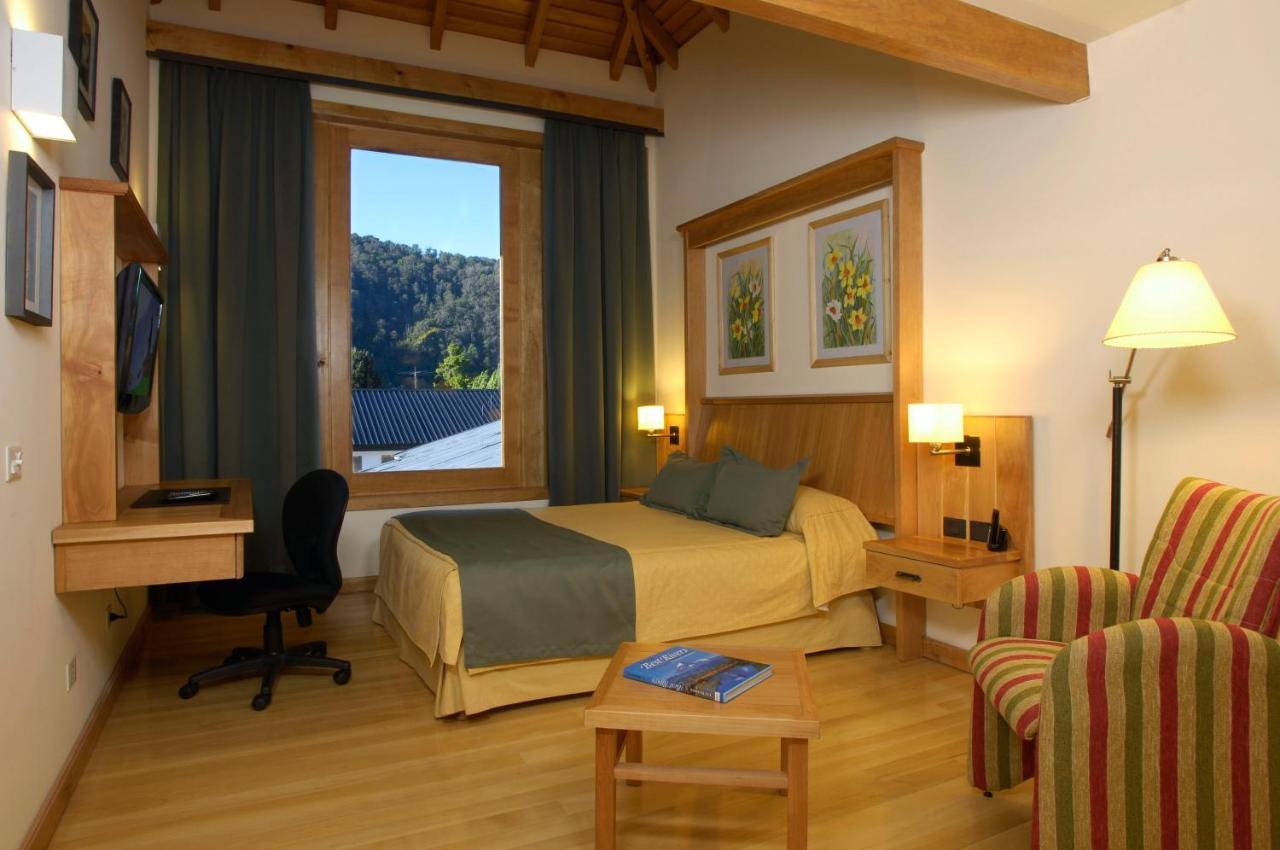 Hotel Y Cabanas Le Village Сан-Мартин-де-лос-Андес Экстерьер фото