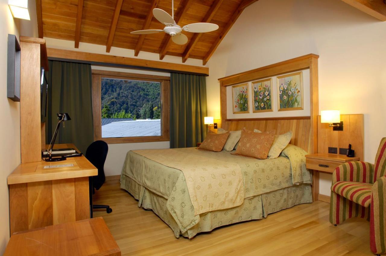 Hotel Y Cabanas Le Village Сан-Мартин-де-лос-Андес Экстерьер фото