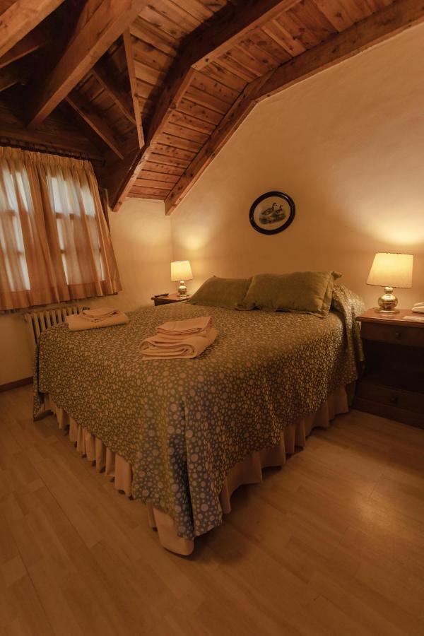 Hotel Y Cabanas Le Village Сан-Мартин-де-лос-Андес Экстерьер фото