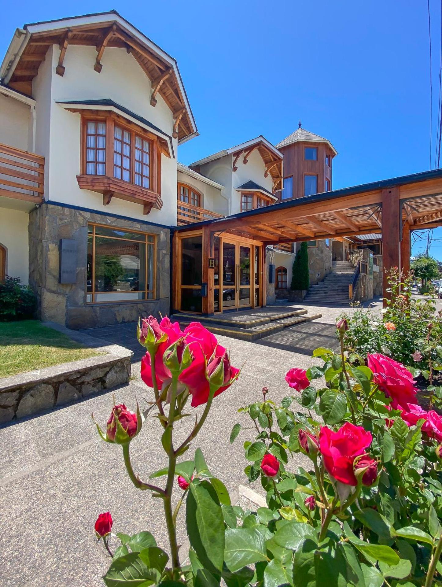 Hotel Y Cabanas Le Village Сан-Мартин-де-лос-Андес Экстерьер фото