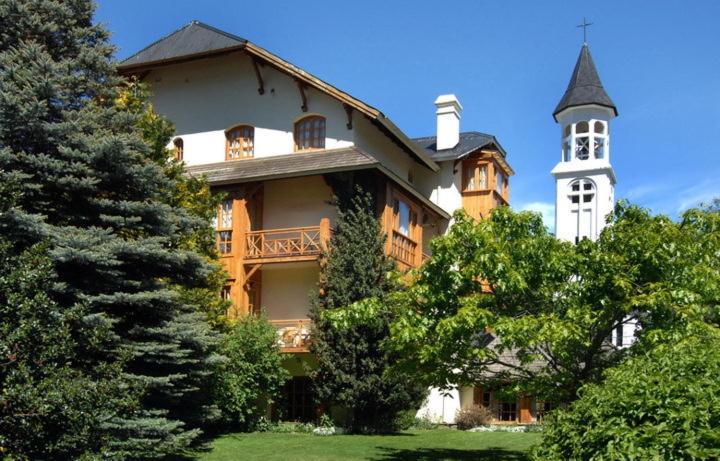 Hotel Y Cabanas Le Village Сан-Мартин-де-лос-Андес Экстерьер фото